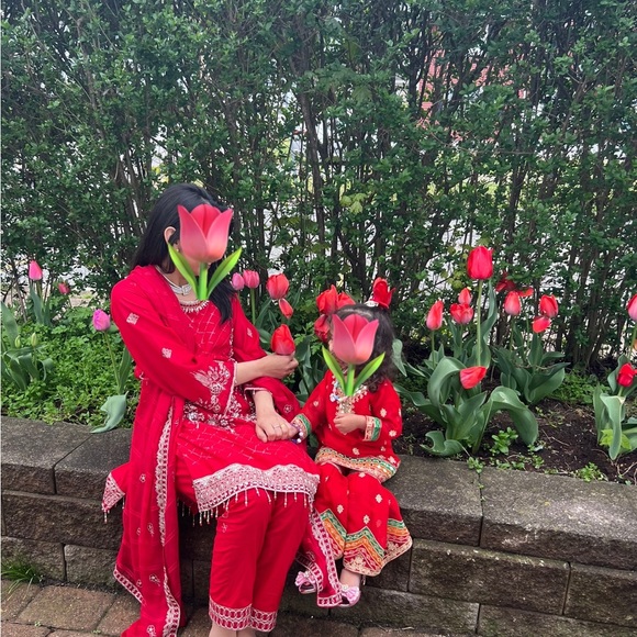 Embroidered mirror work toddlers Pakistani indian kameez shalwar - Picture 3 of 4